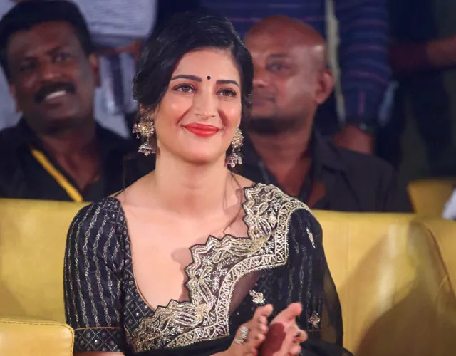 Shruti Haasan Photos From Veera Simha Reddy Pre Release